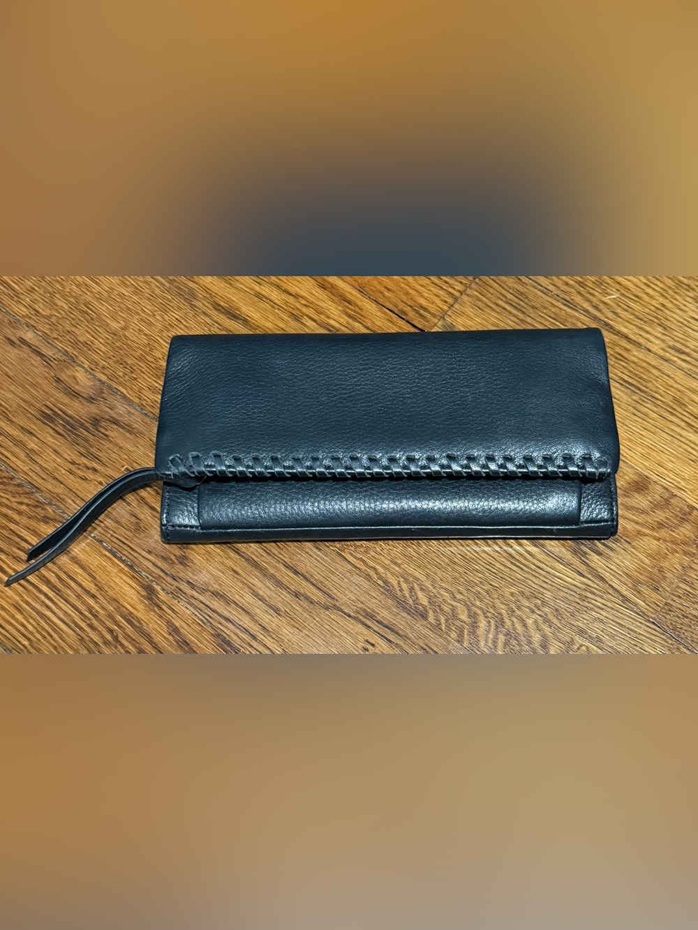 HOBO Wade Black Leather Tri Fold Wallet Whipstitched detail & Zipper Pockets